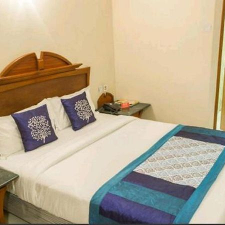 Strand Hotel, Colaba Bombaj Zewnętrze zdjęcie