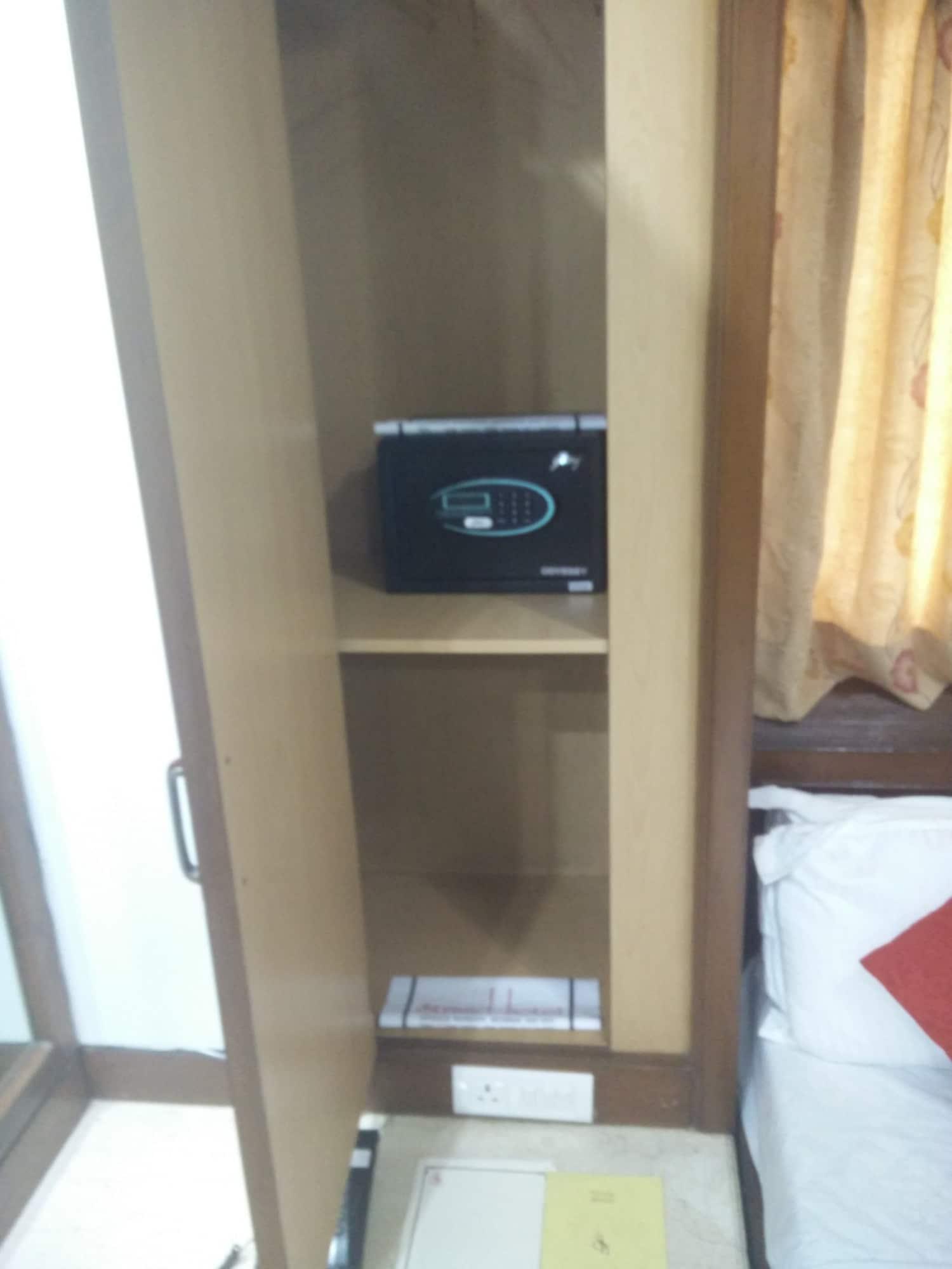 Strand Hotel, Colaba Bombaj Zewnętrze zdjęcie
