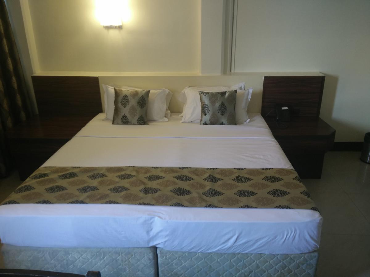 Strand Hotel, Colaba Bombaj Zewnętrze zdjęcie