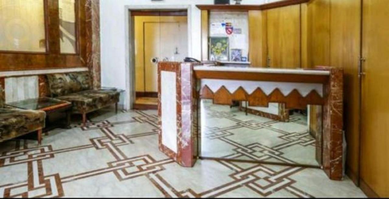 Strand Hotel, Colaba Bombaj Zewnętrze zdjęcie